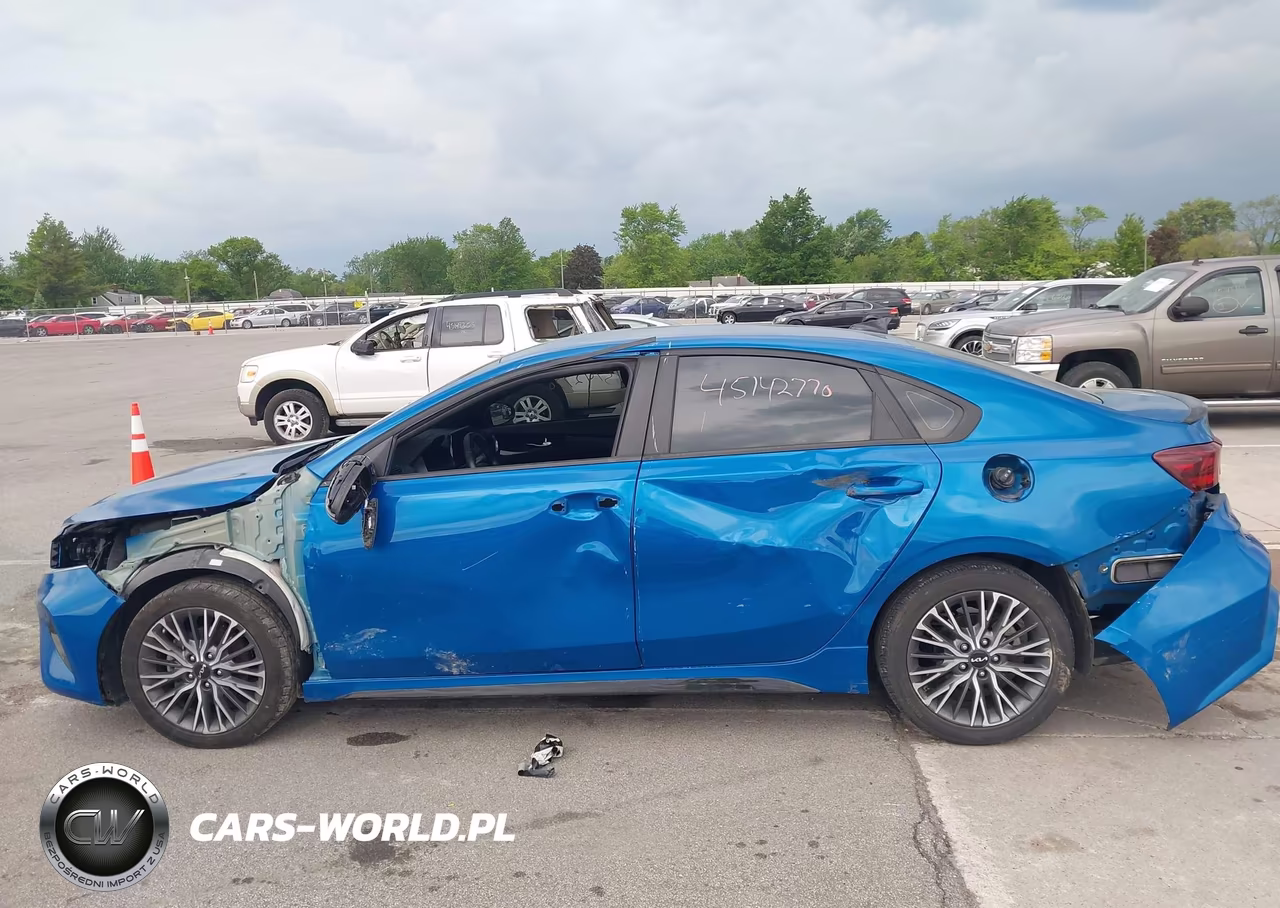 2023 Kia Forte Gt-Line VIN:3KPF54AD3PE610741 - 15