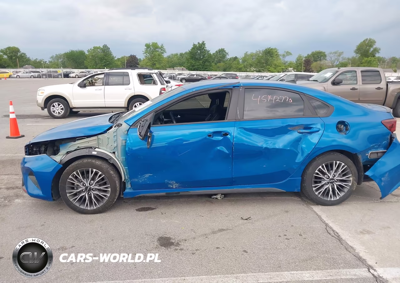 2023 Kia Forte Gt-Line VIN:3KPF54AD3PE610741 - 6