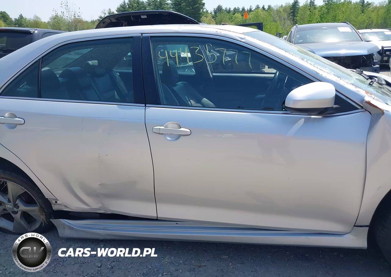 2014 Toyota Camry Se Sport VIN:4T1BF1FKXEU393393 - 14