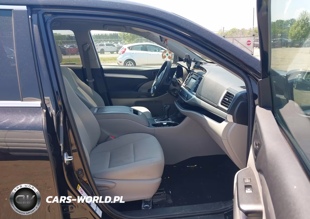 2018 Toyota Highlander Le VIN:5TDBZRFH9JS870330 - 5