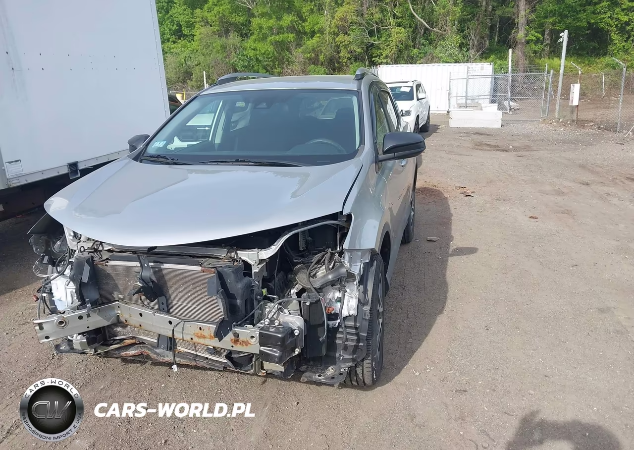 2017 Toyota Rav4 Le VIN:2T3BFREV3HW583929 - 2