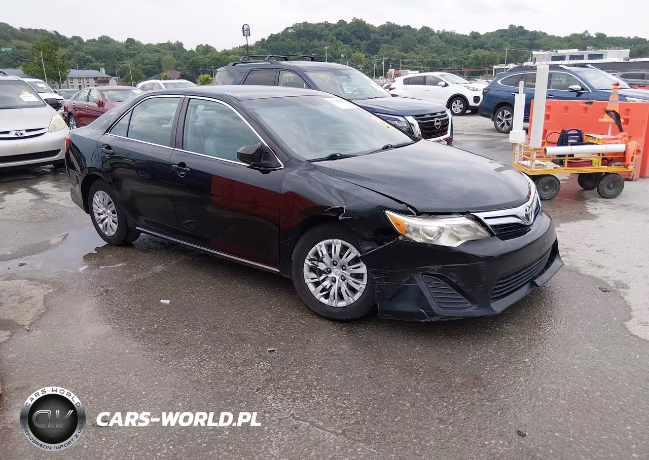 2012 Toyota Camry Le – zdjęcie 1 z 17