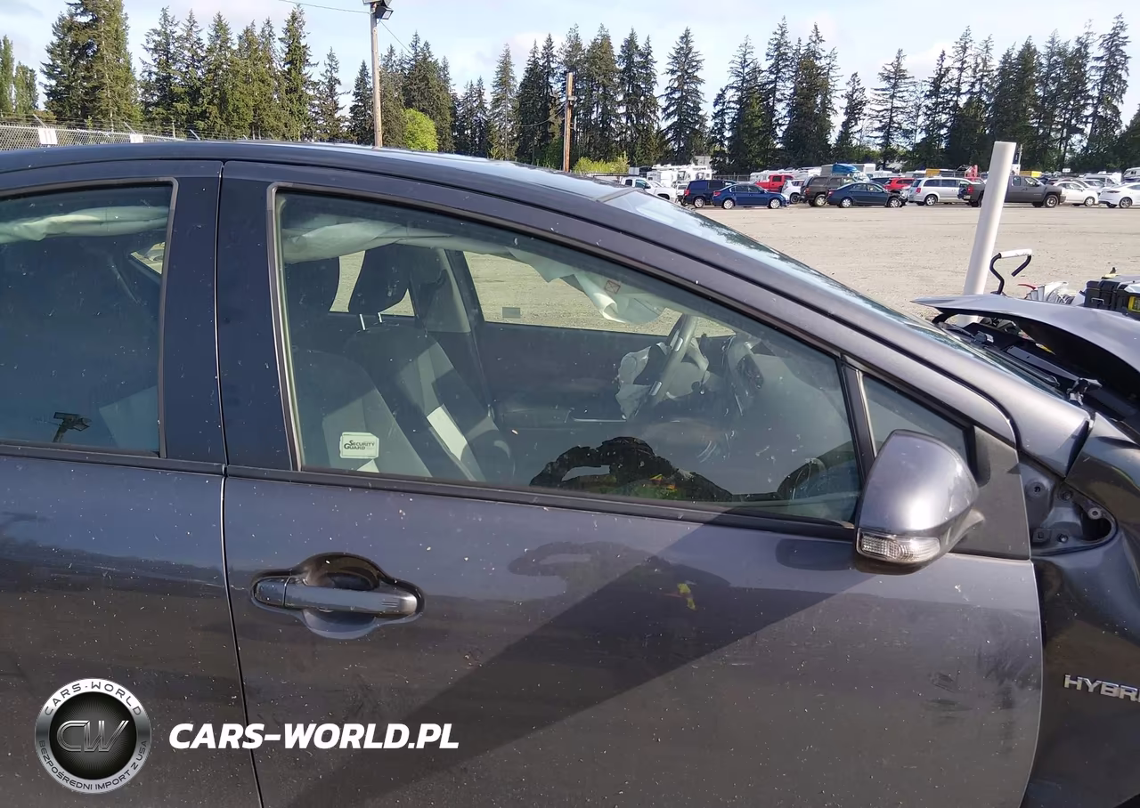 2015 Toyota Prius C Three VIN:JTDKDTB34F1094537 - 14