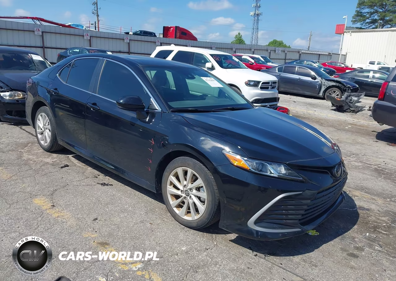 2024 Toyota Camry Le – zdjęcie 1 z 17