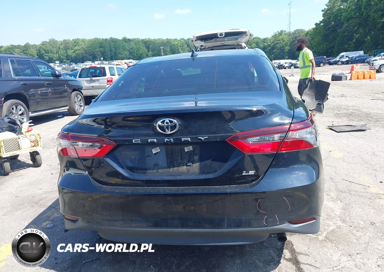 2024 Toyota Camry Le VIN:4T1C11AKXRU843589 - 17