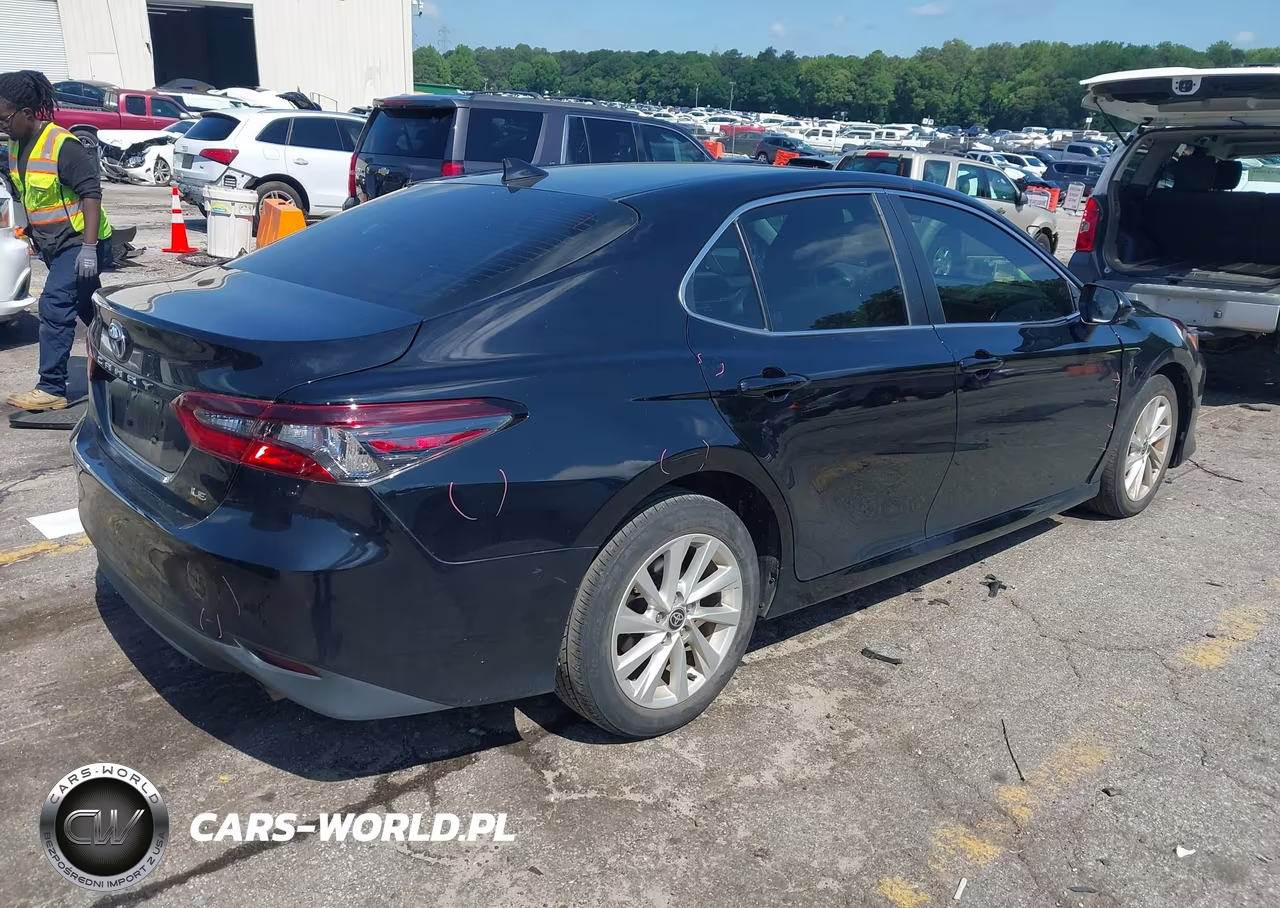 2024 Toyota Camry Le VIN:4T1C11AKXRU843589 - 4