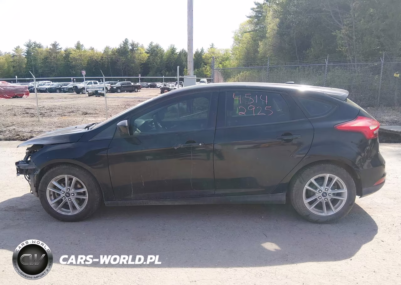 2018 Ford Focus Se VIN:1FADP3K27JL248510 - 15