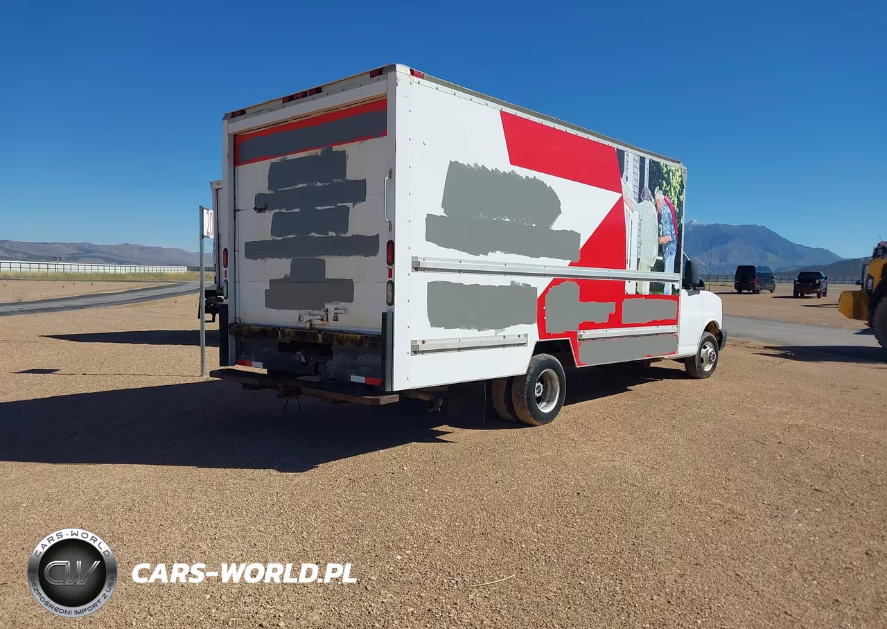 2008 GMC Savana Cutaway Work Van VIN:1GDJG31K481906185 - 4