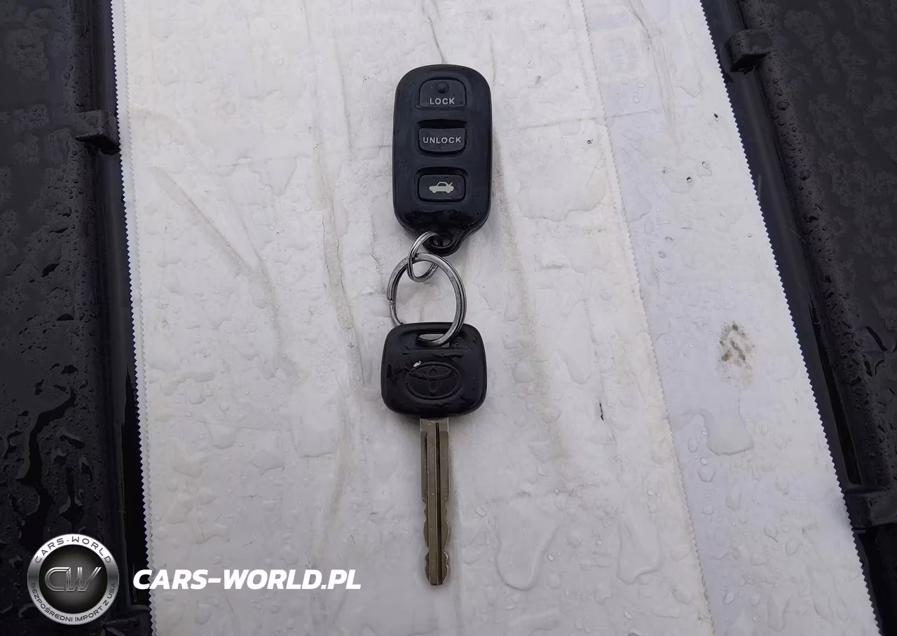 2003 Toyota Camry Le VIN:4T1BE30K83U236188 - 11