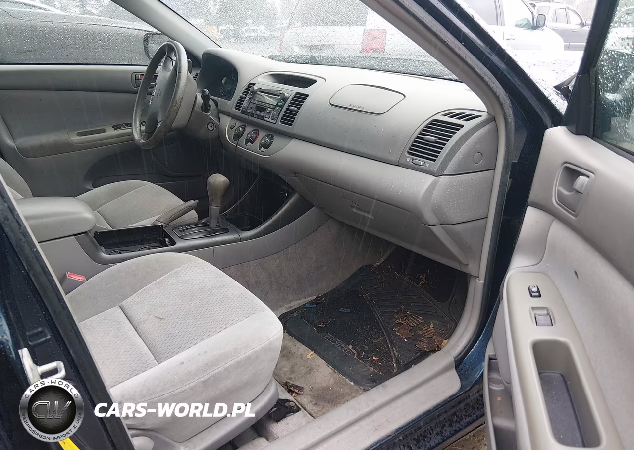 2003 Toyota Camry Le VIN:4T1BE30K83U236188 - 5