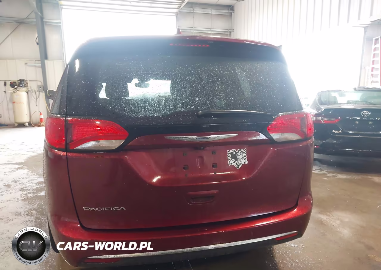 2017 Chrysler Pacifica Touring-L VIN:2C4RC1BG5HR528827 - 16