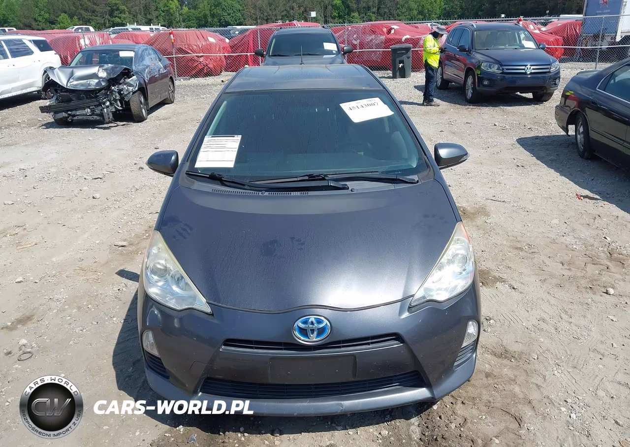 2014 Toyota Prius C Two VIN:JTDKDTB31E1064121 - 12
