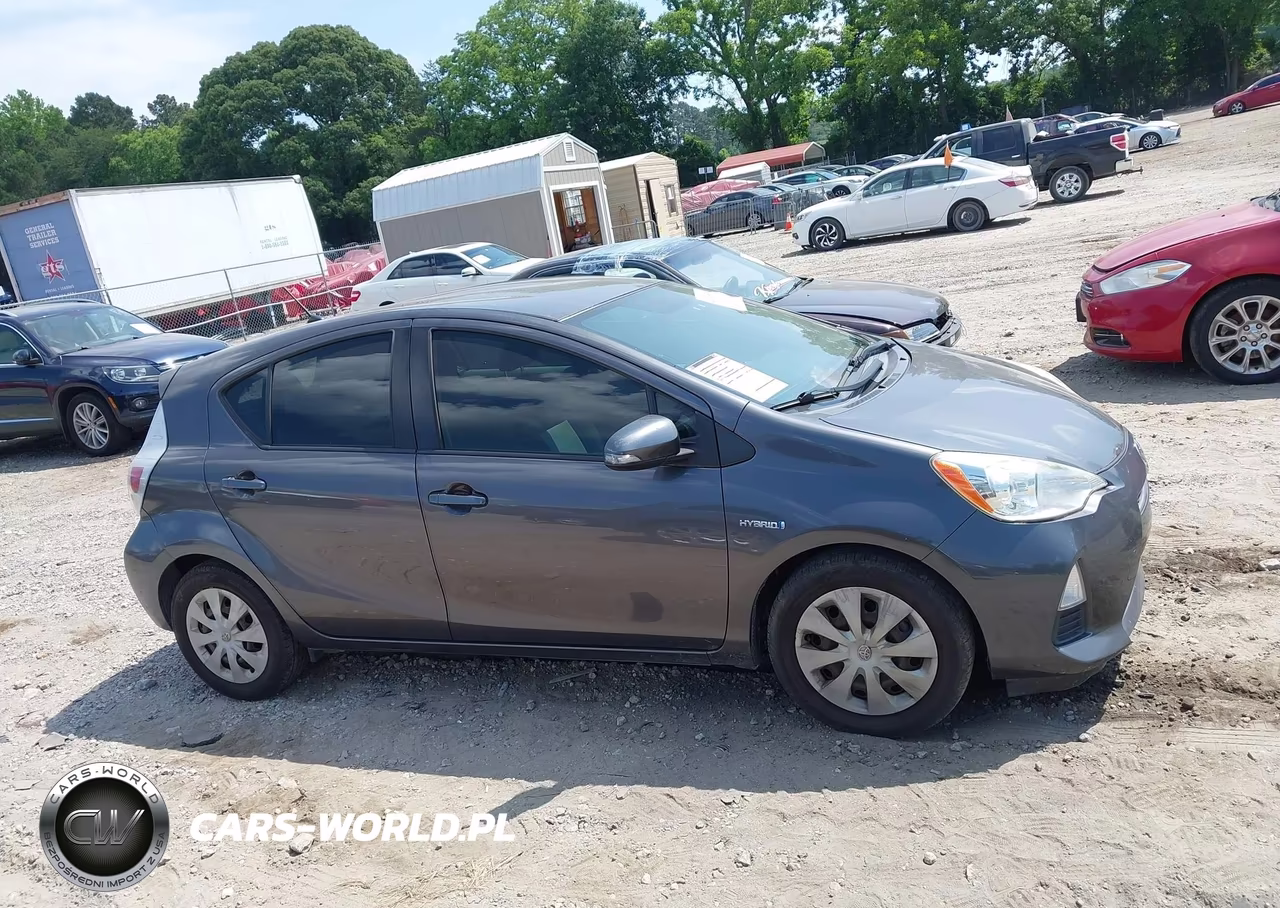 2014 Toyota Prius C Two VIN:JTDKDTB31E1064121 - 13