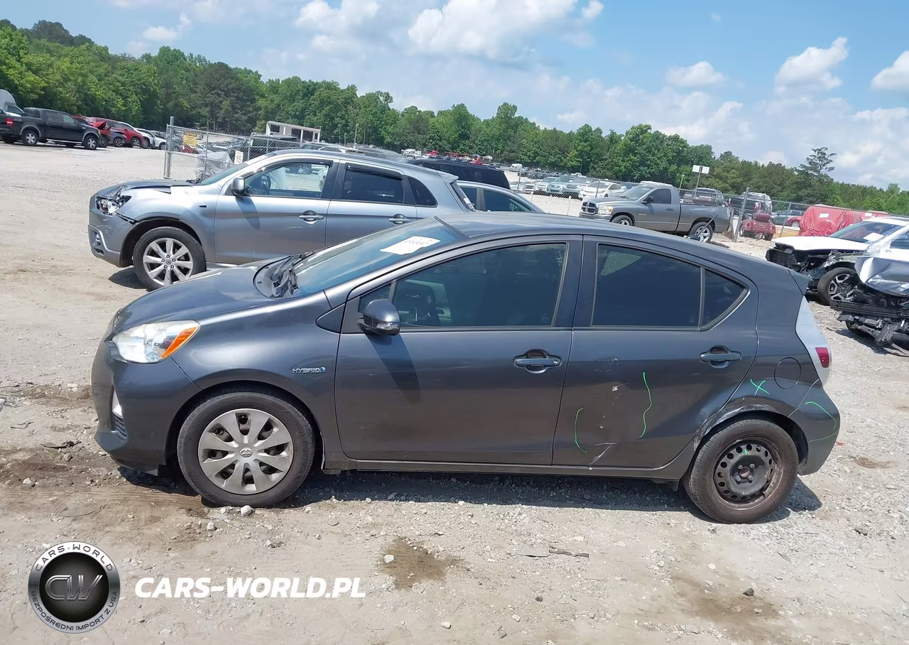 2014 Toyota Prius C Two VIN:JTDKDTB31E1064121 - 14