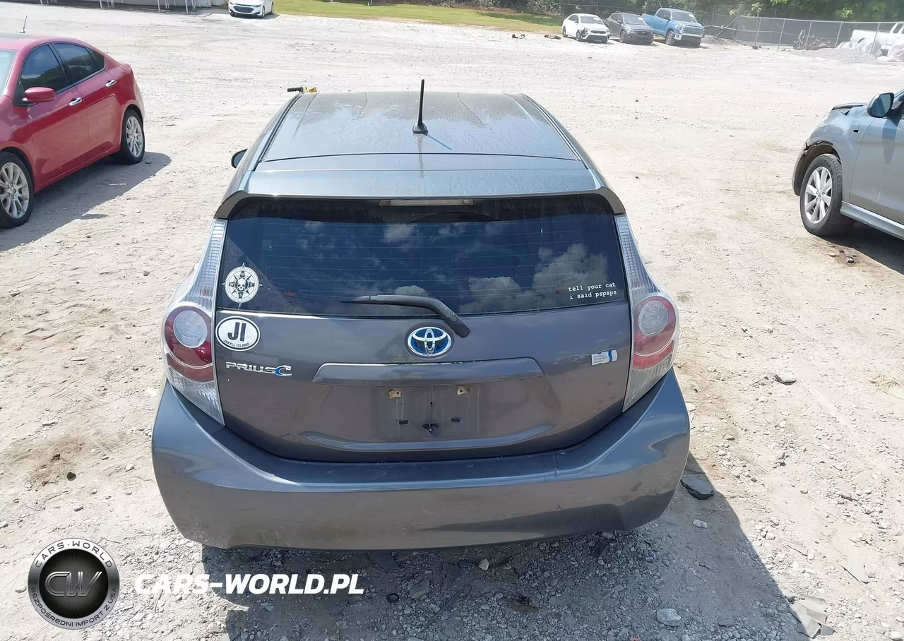 2014 Toyota Prius C Two VIN:JTDKDTB31E1064121 - 16