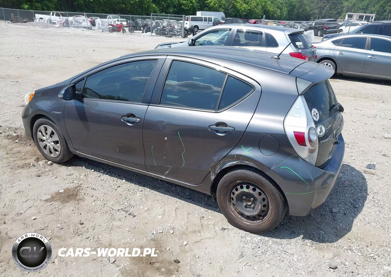2014 Toyota Prius C Two VIN:JTDKDTB31E1064121 - 3