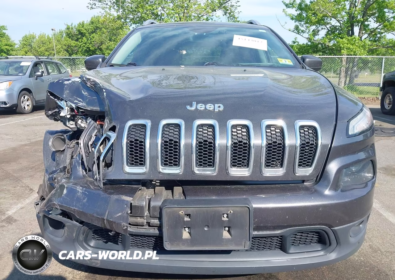 2017 Jeep Cherokee Latitude 4X4 VIN:1C4PJMCS2HW588637 - 12