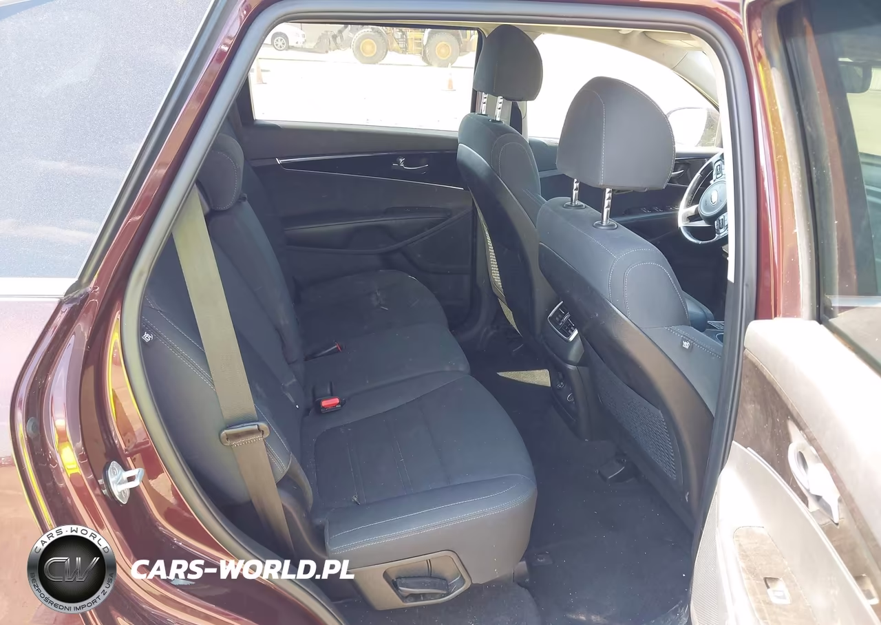 2018 Kia Sorento 2.4L Lx VIN:5XYPGDA3XJG431869 - 8
