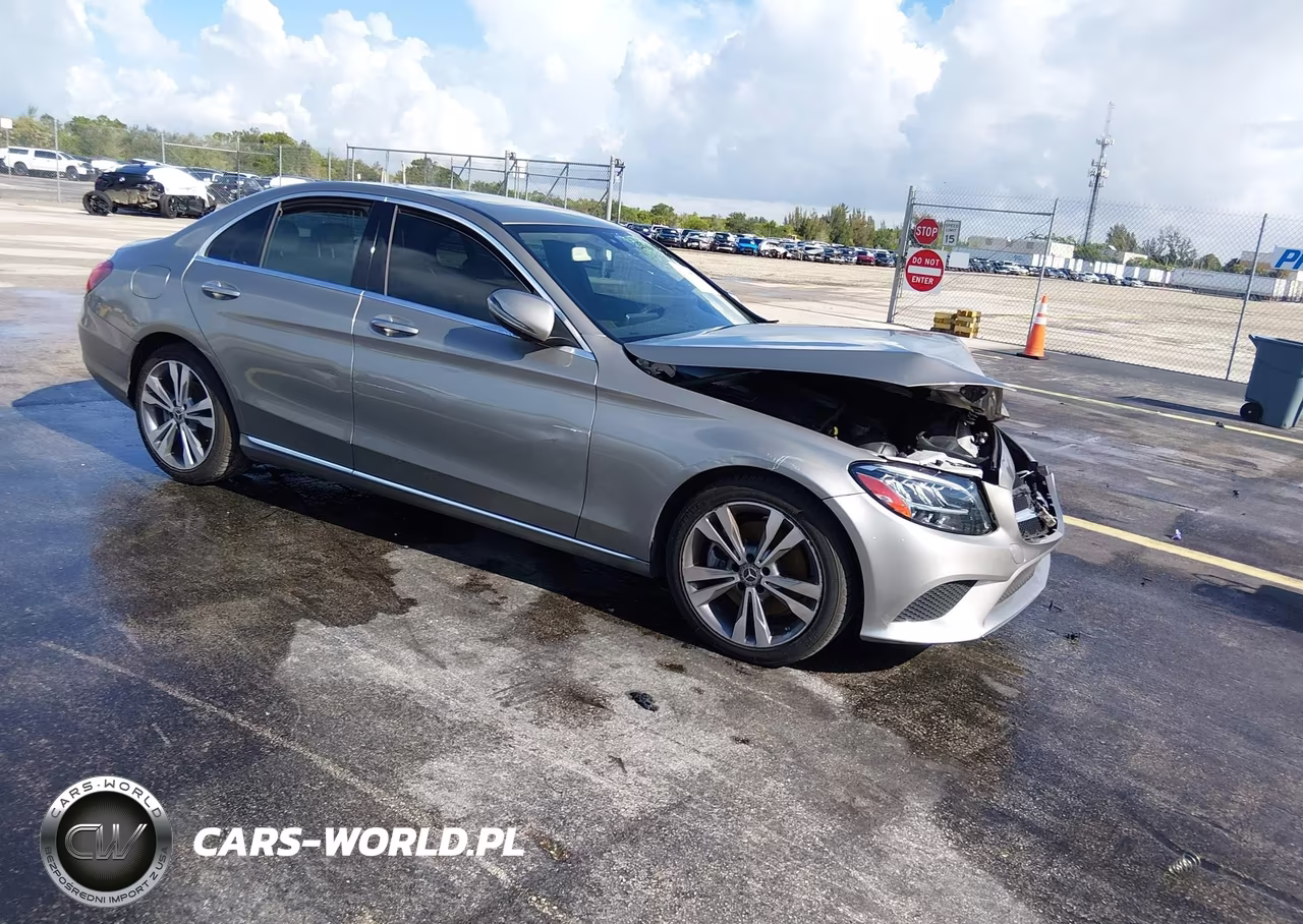 2020 Mercedes-Benz C 300