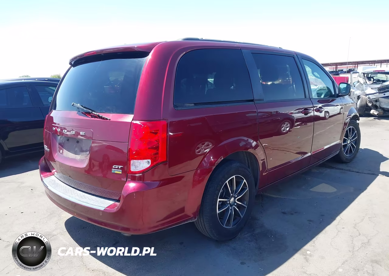 2018 Dodge Grand Caravan Gt VIN:2C4RDGEG0JR221003 - 4