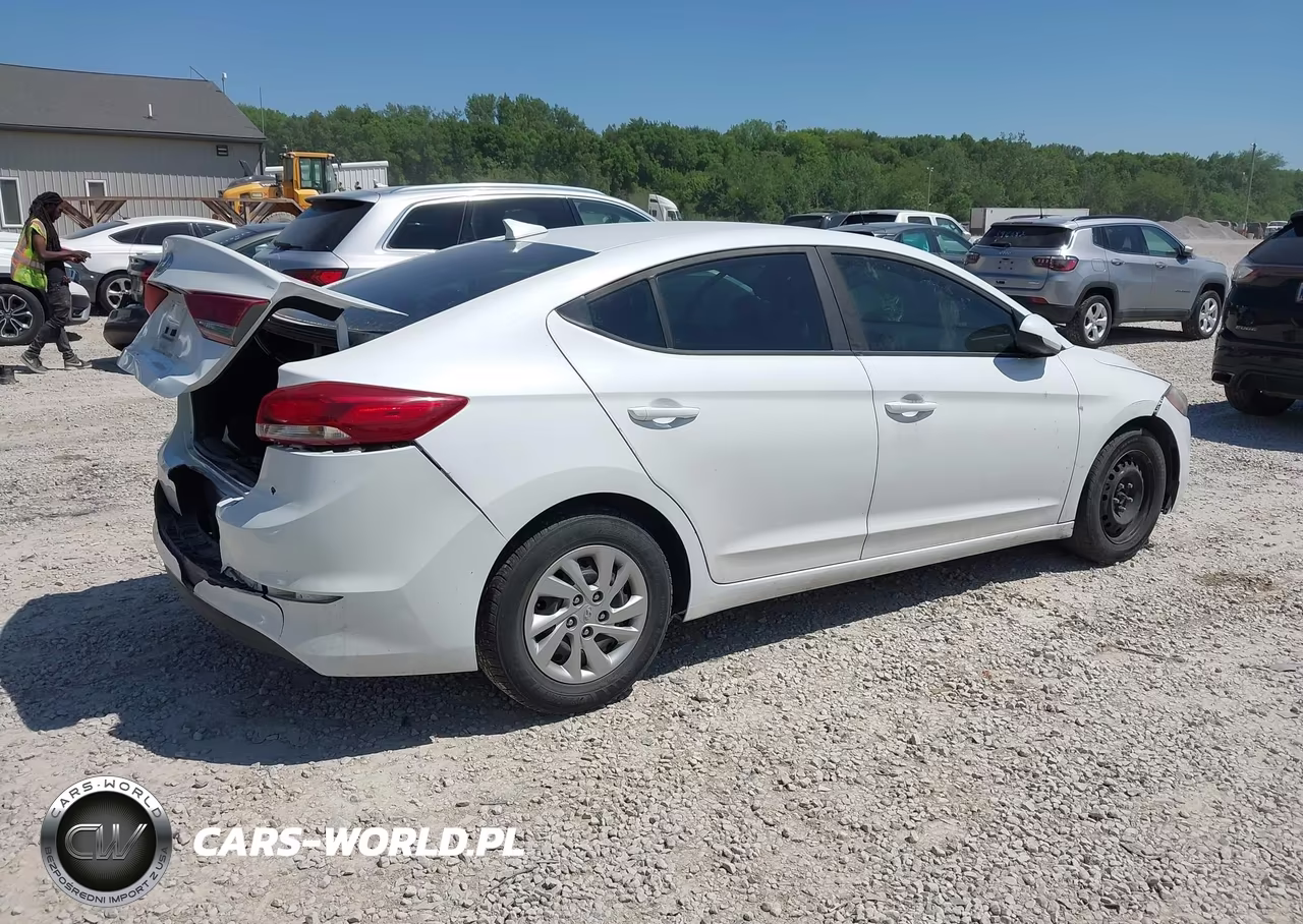 2017 Hyundai Elantra Se VIN:5NPD74LF2HH065452 - 4