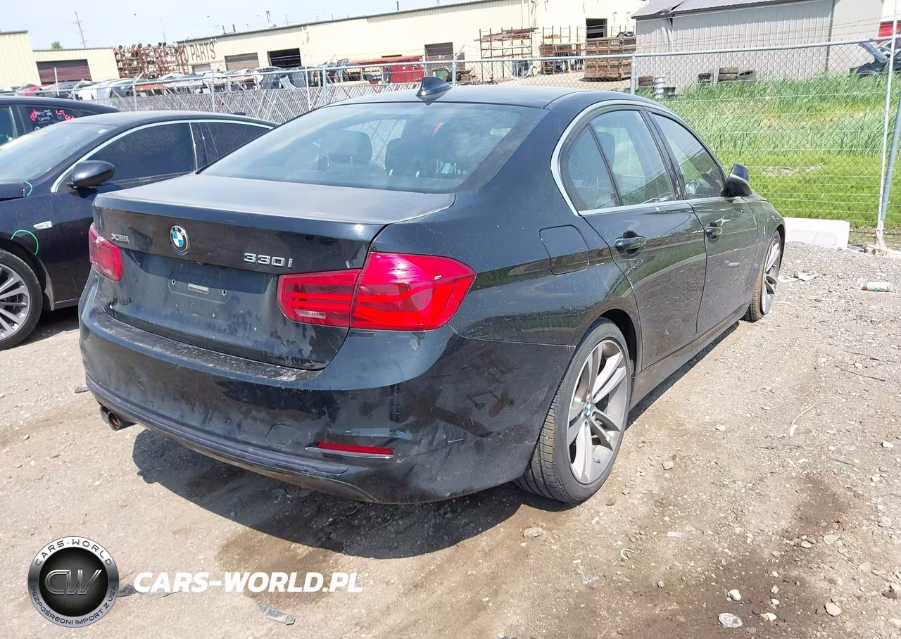 2018 BMW 330I xDrive VIN:WBA8D9G59JNU72762 - 4