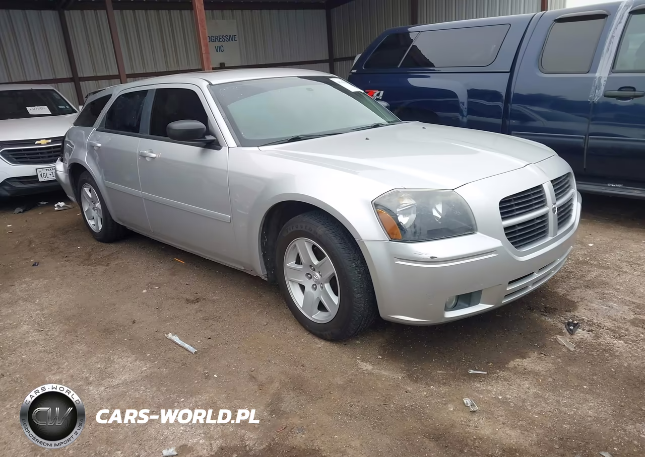 2005 Dodge Magnum Se