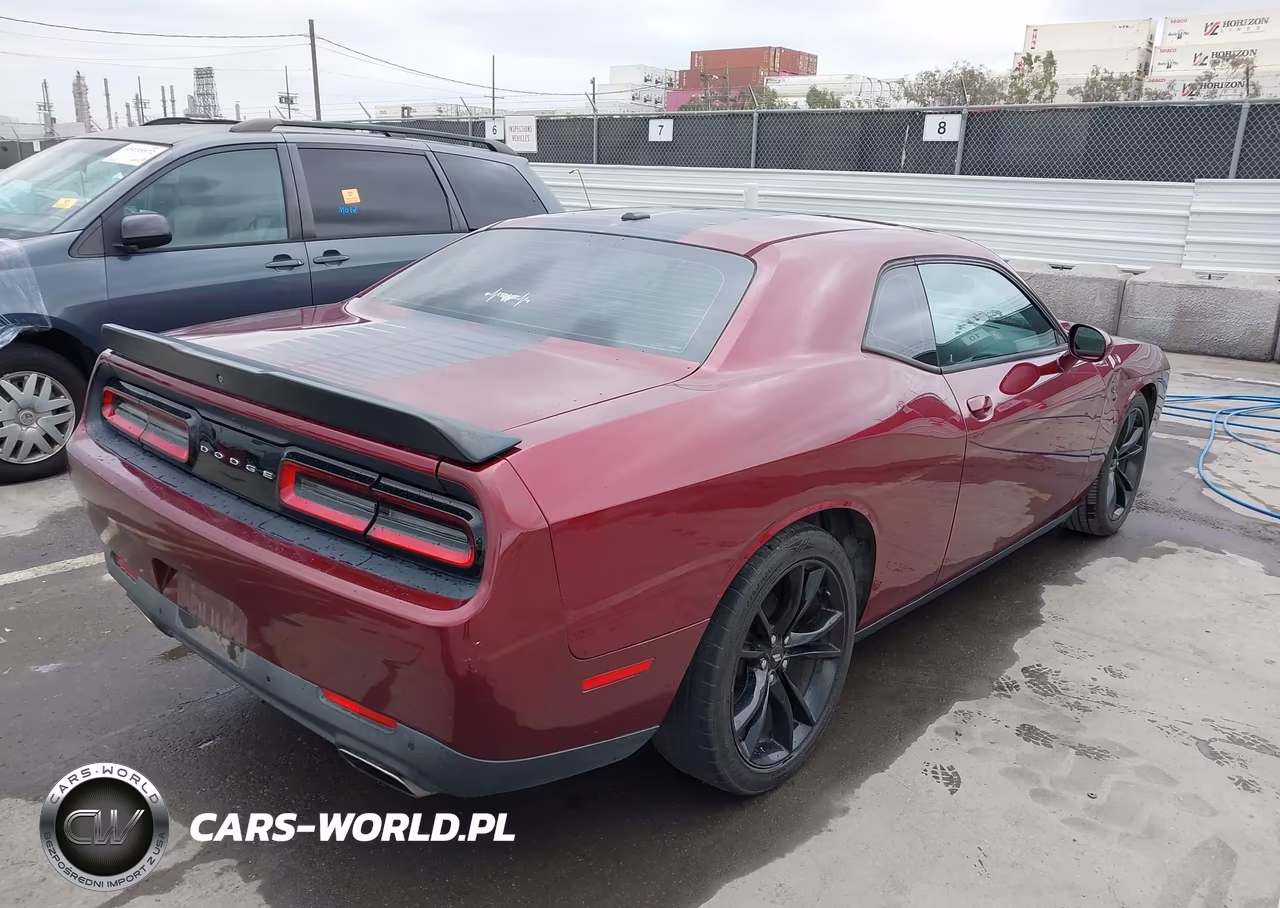 2018 Dodge Challenger Sxt VIN:2C3CDZAG6JH339509 - 4