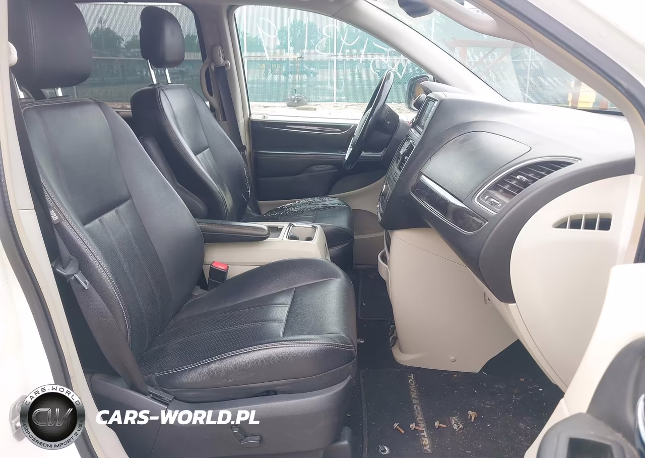 2013 Chrysler Town & Country Touring-L VIN:2C4RC1CG7DR758152 - 5