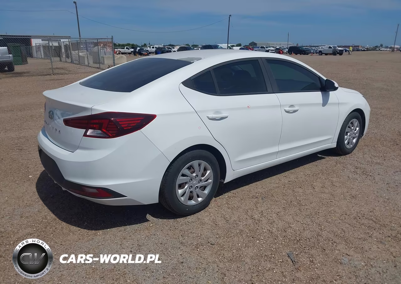 2019 Hyundai Elantra Se VIN:5NPD74LF6KH486579 - 4