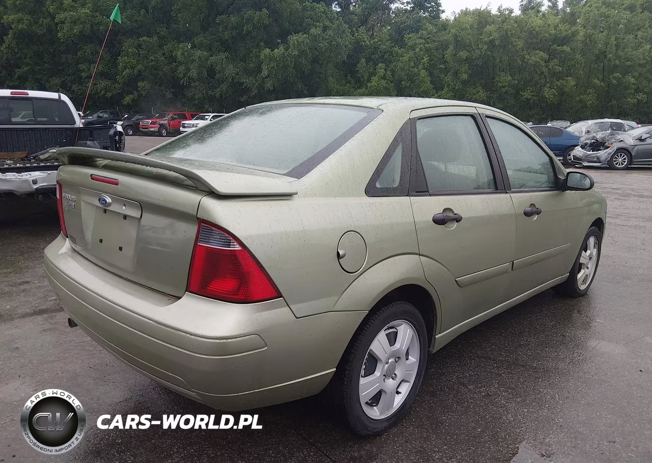 2007 Ford Focus S-Se-Ses VIN:1FAHP34NX7W196743 - 4