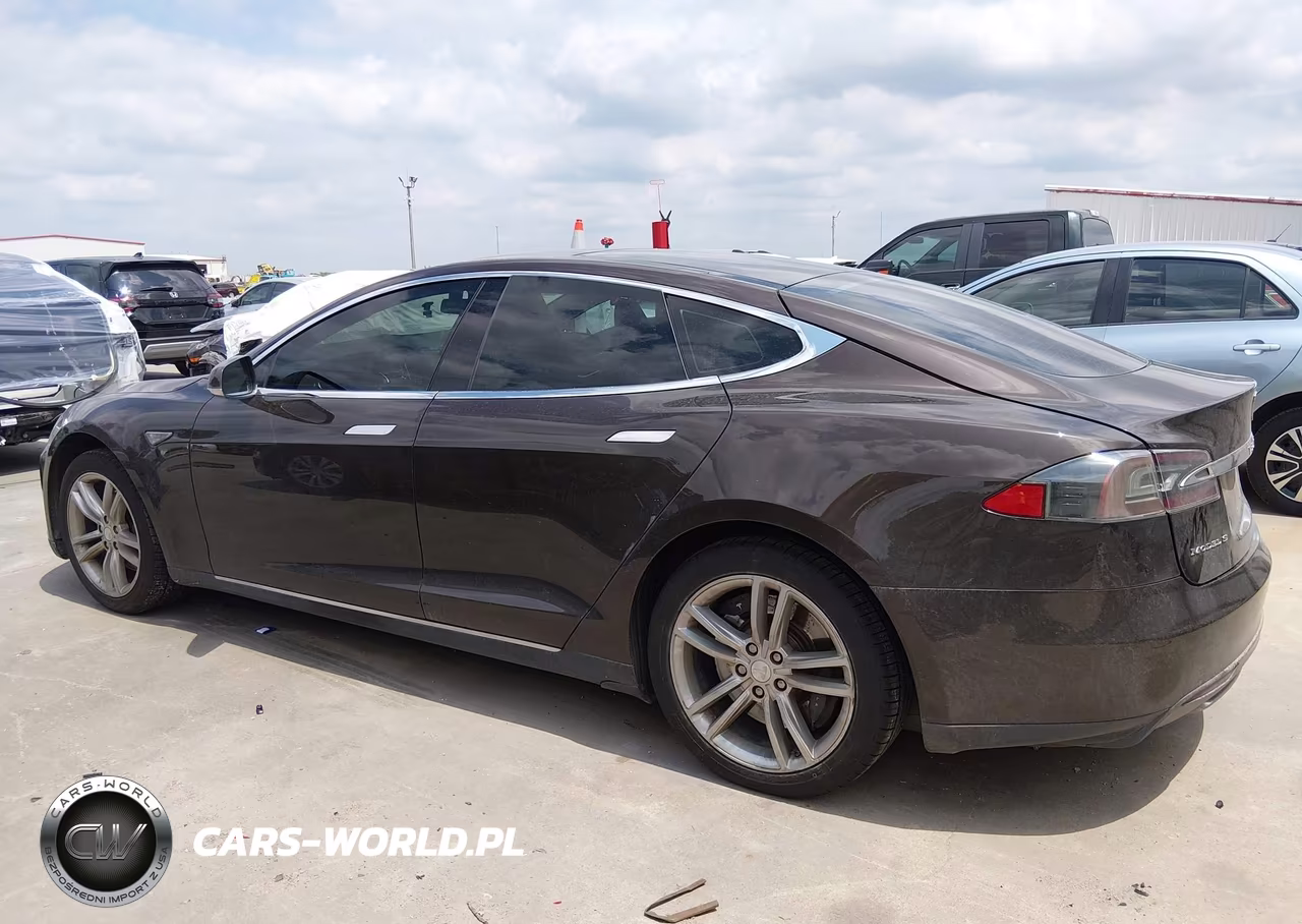 2013 Tesla Model S VIN:5YJSA1AC3DFP10084 - 14