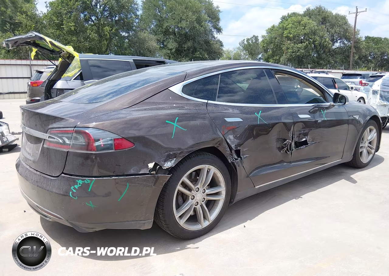 2013 Tesla Model S VIN:5YJSA1AC3DFP10084 - 19