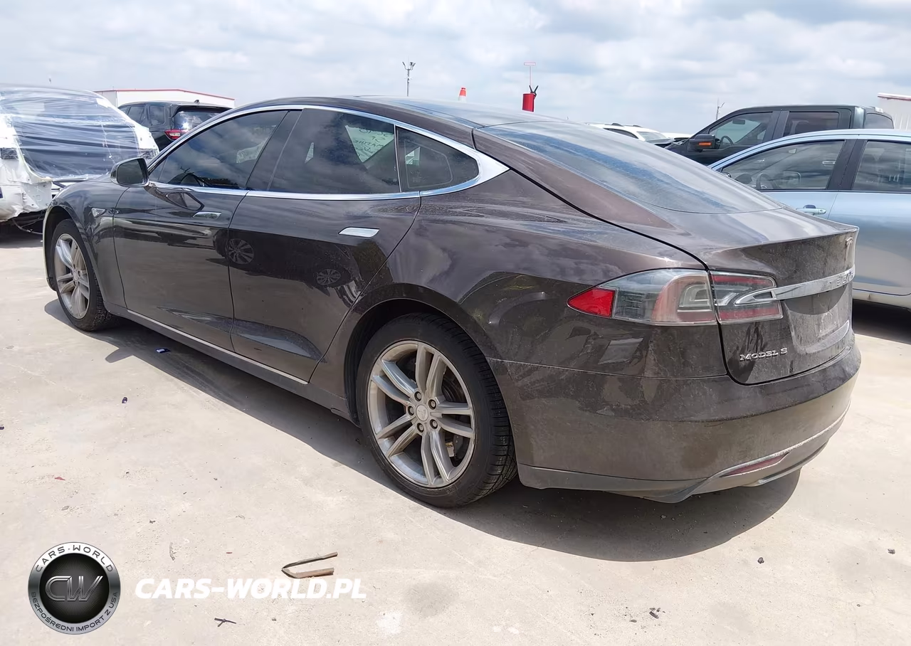 2013 Tesla Model S VIN:5YJSA1AC3DFP10084 - 3