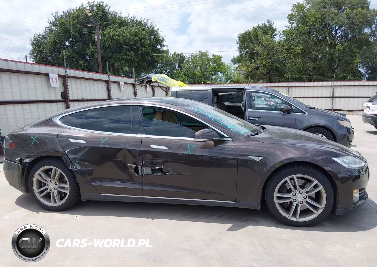 2013 Tesla Model S VIN:5YJSA1AC3DFP10084 - 6