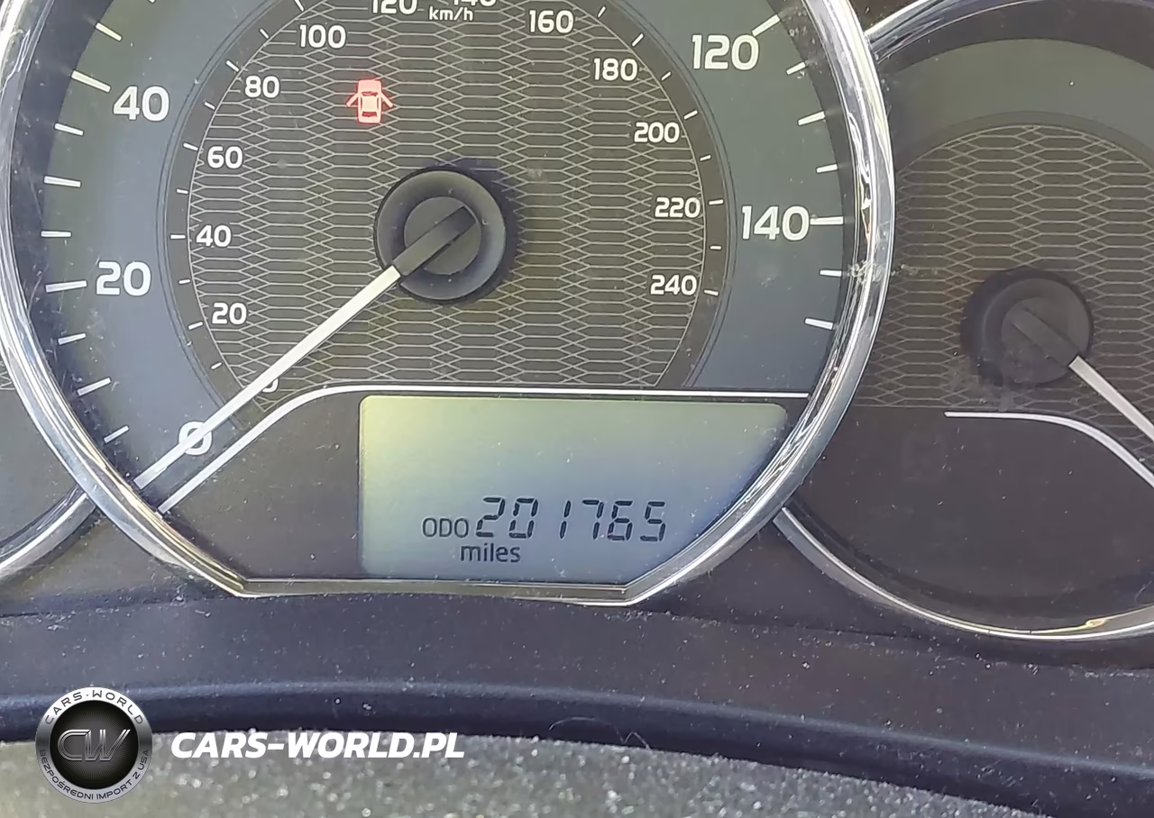 2016 Toyota Corolla Le VIN:2T1BURHE8GC572824 - 16
