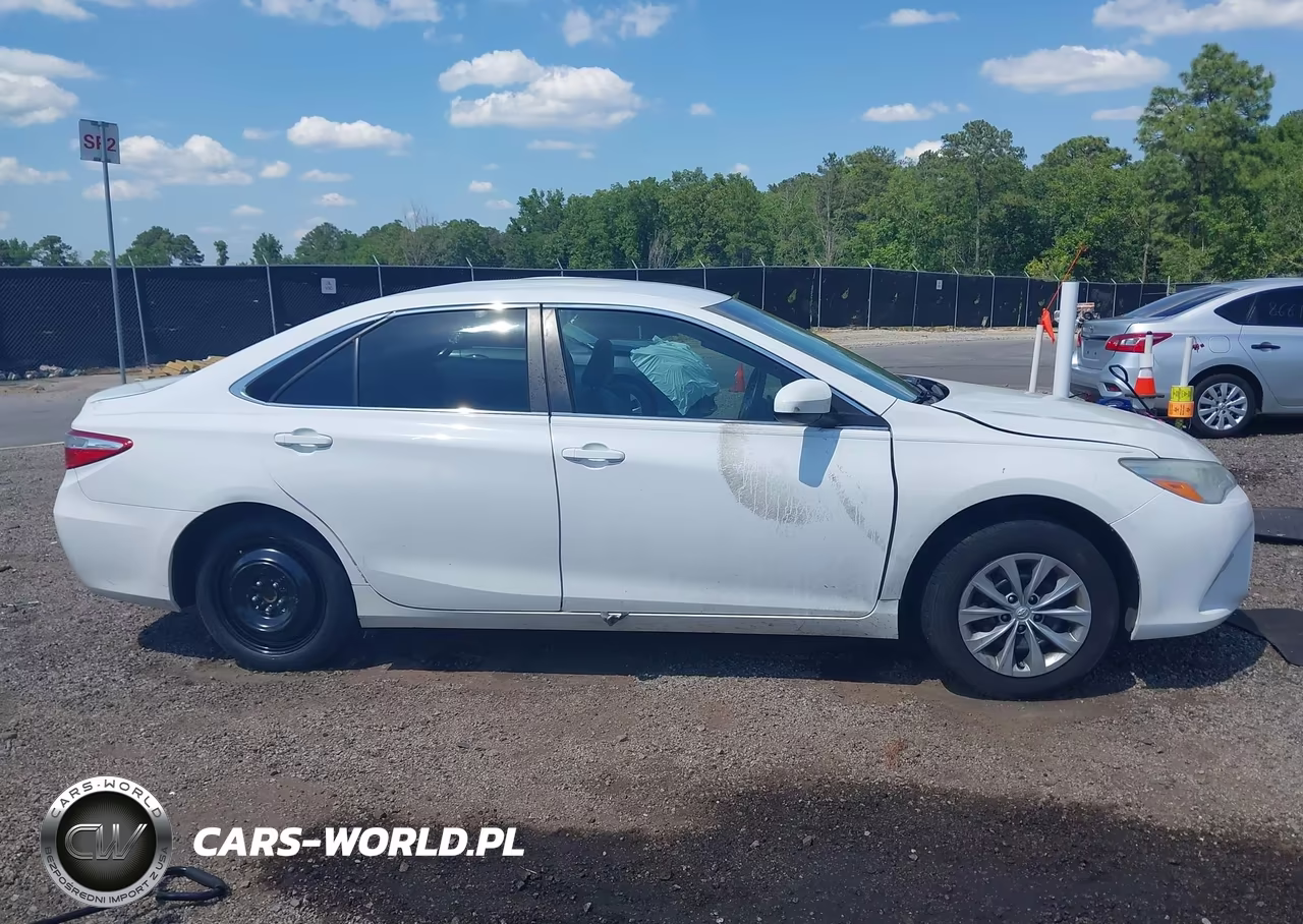 2016 Toyota Camry Le VIN:4T1BF1FK3GU152701 - 14