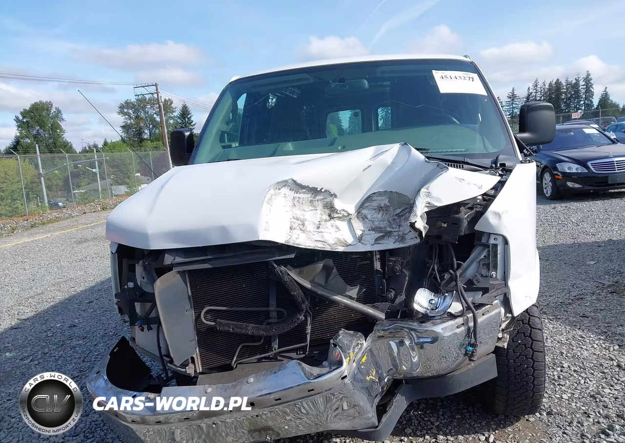 2018 Chevrolet Express 2500 Work Van VIN:1GCWGAFG8J1911009 - 13