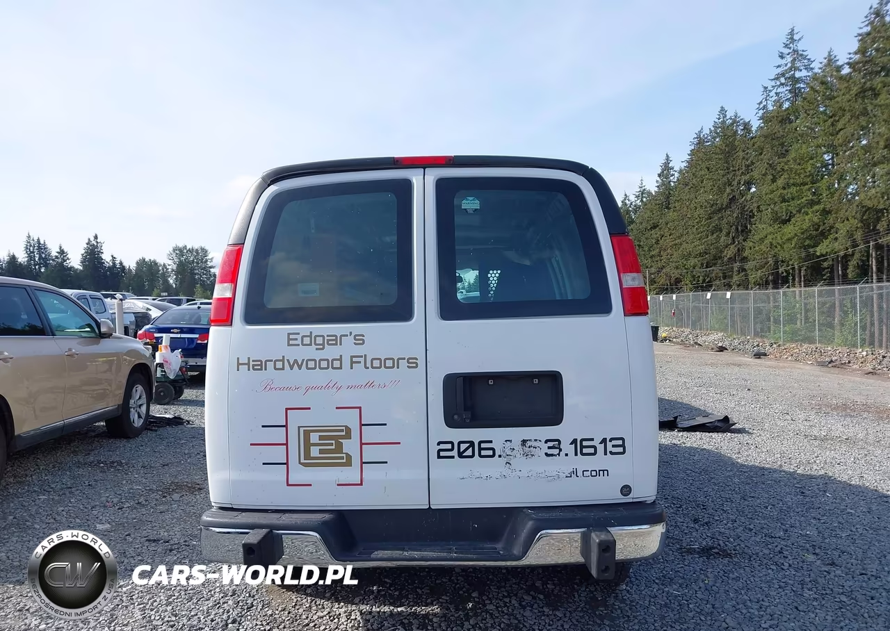 2018 Chevrolet Express 2500 Work Van VIN:1GCWGAFG8J1911009 - 17