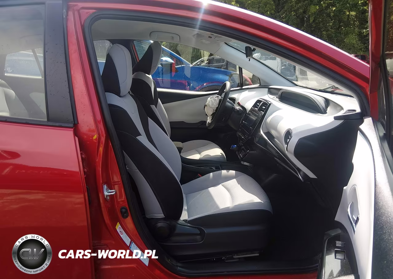 2019 Toyota Prius Le VIN:JTDL9RFU2K3002657 - 5
