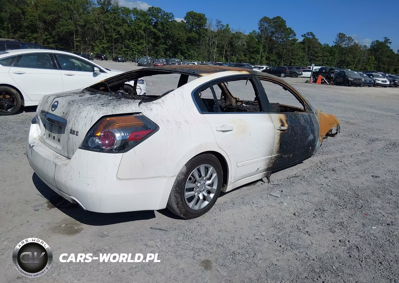 2011 Nissan Altima 2.5 S VIN:1N4AL2AP6BN462609 - 4