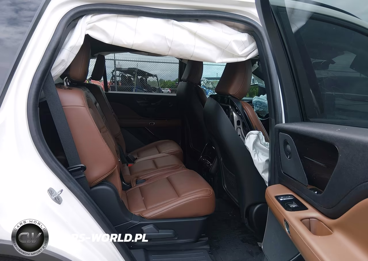 2023 Lincoln Aviator Reserve VIN:5LM5J7WC6PGL07907 - 8
