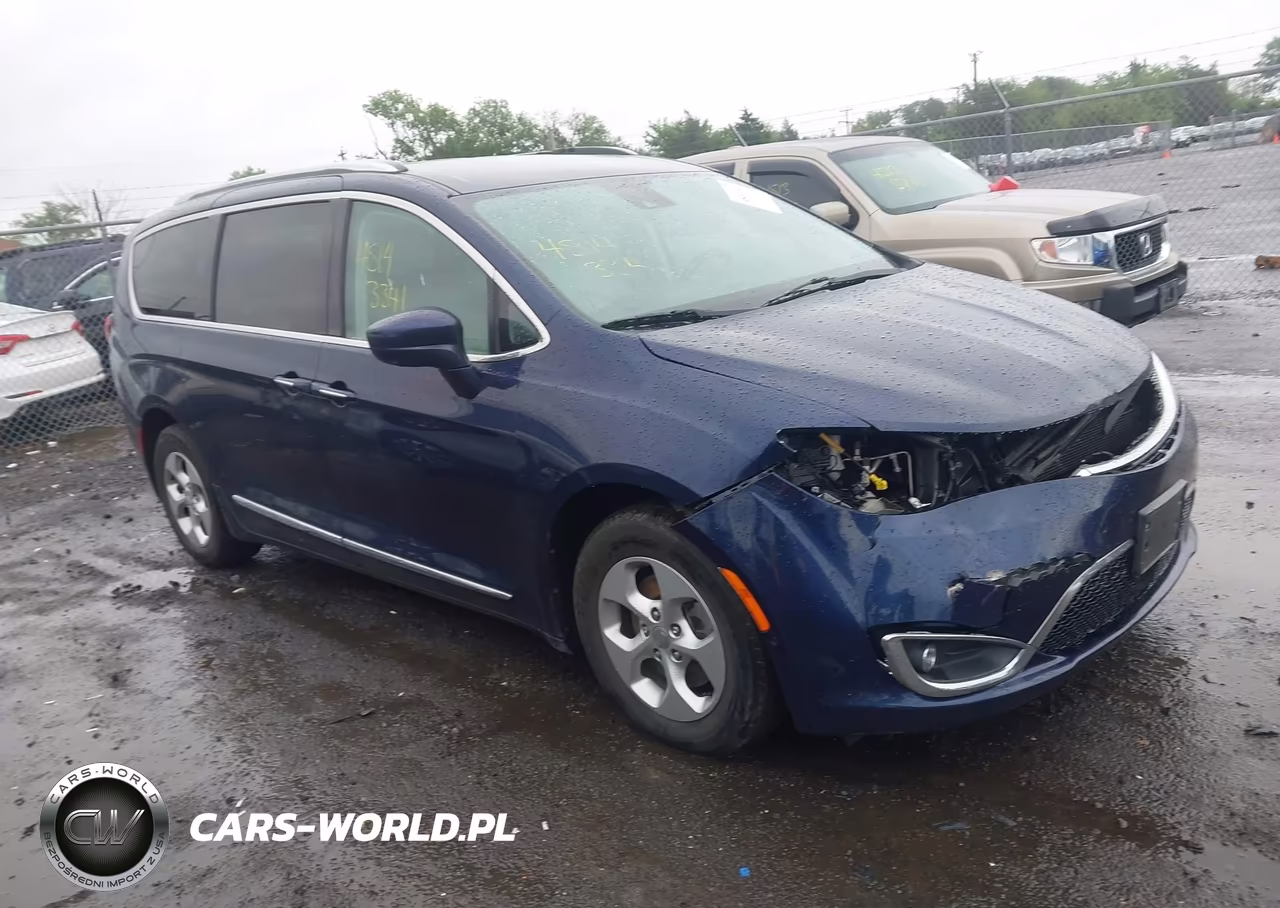 2017 Chrysler Pacifica Touring-L Plus