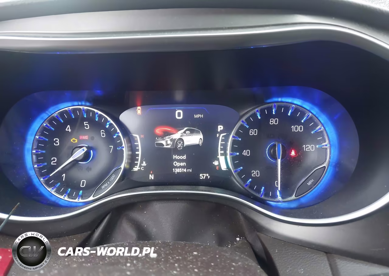 2017 Chrysler Pacifica Touring-L Plus VIN:2C4RC1EG8HR519213 - 7