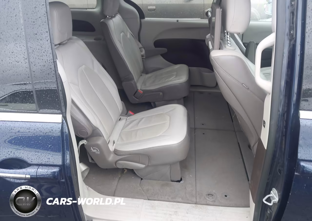 2017 Chrysler Pacifica Touring-L Plus VIN:2C4RC1EG8HR519213 - 8