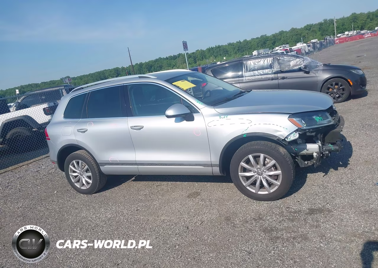 2016 Volkswagen Touareg Vr6 Sport VIN:WVGEF9BP4GD008829 - 13