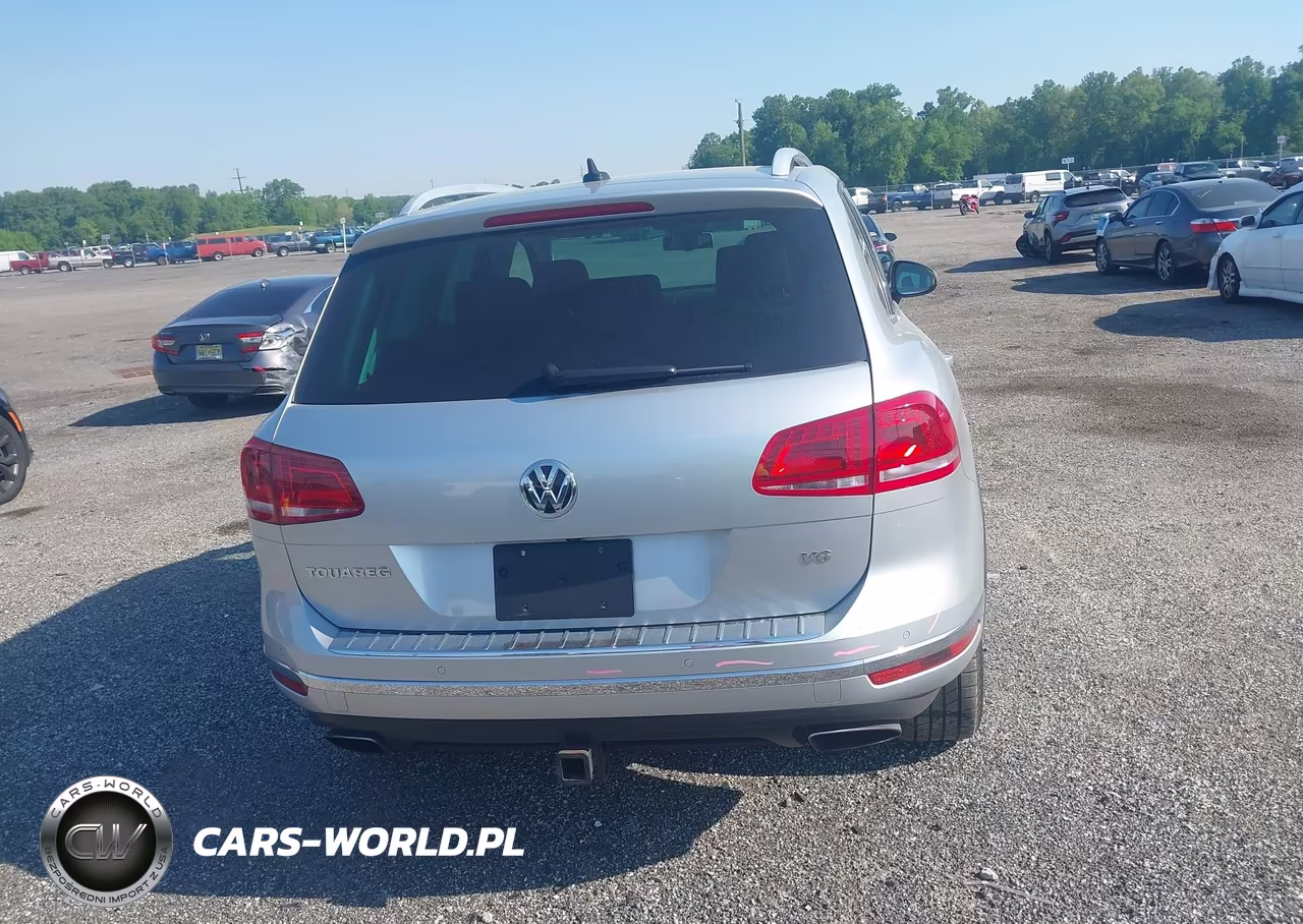 2016 Volkswagen Touareg Vr6 Sport VIN:WVGEF9BP4GD008829 - 16