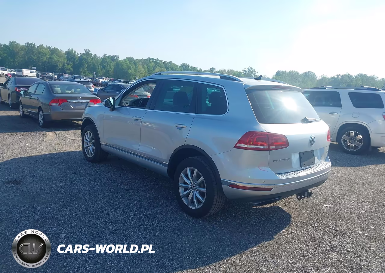 2016 Volkswagen Touareg Vr6 Sport VIN:WVGEF9BP4GD008829 - 3