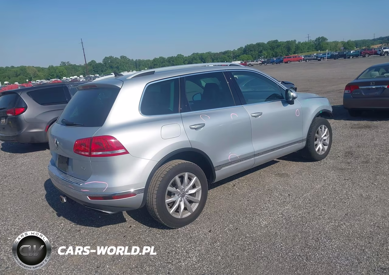 2016 Volkswagen Touareg Vr6 Sport VIN:WVGEF9BP4GD008829 - 4