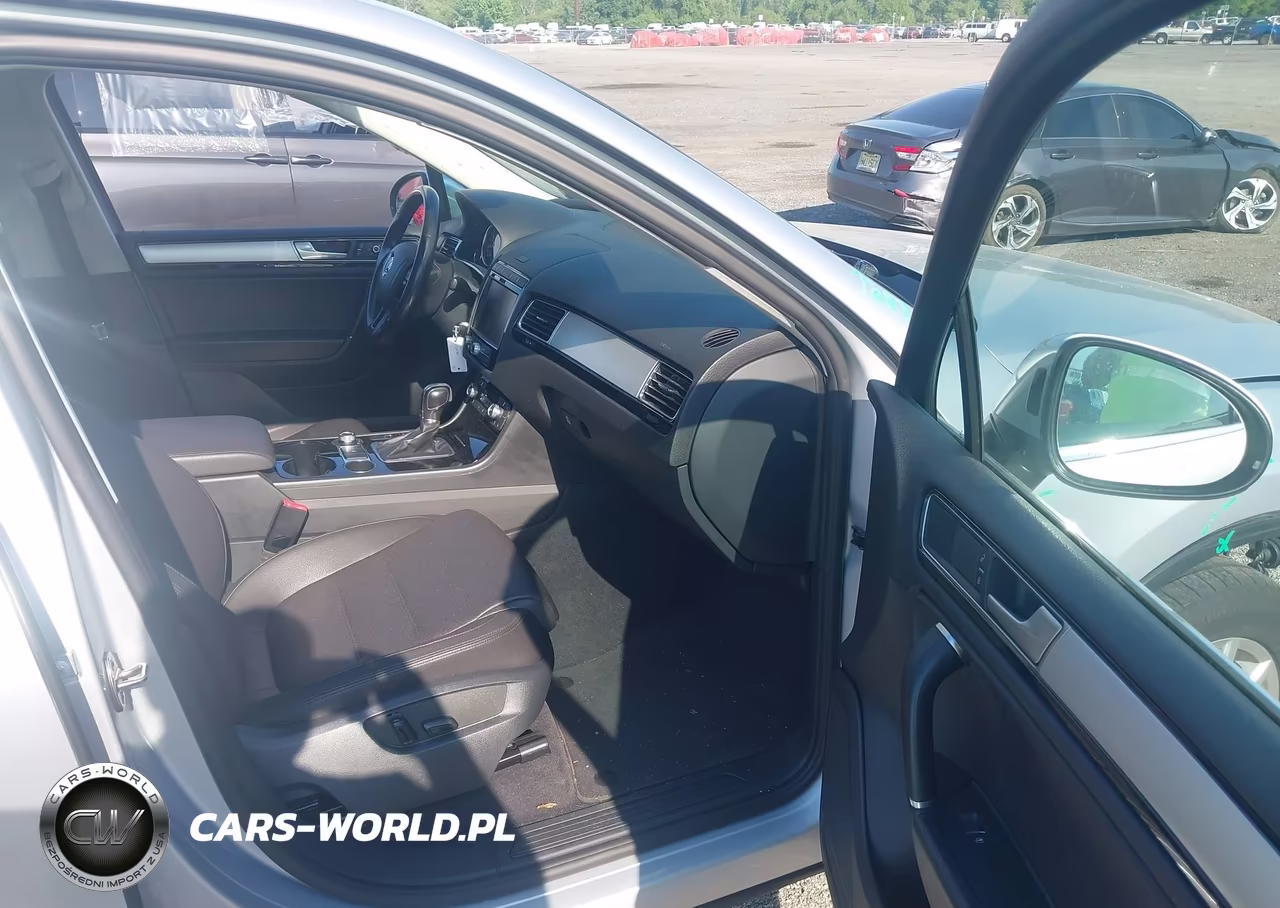 2016 Volkswagen Touareg Vr6 Sport VIN:WVGEF9BP4GD008829 - 5